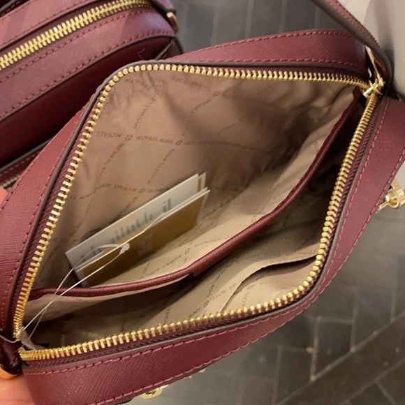 MK Jet Set Item Lg EW Zip Chain Crossbody & Jet Set Travel Sm TZ Coin Pouch ID - Picture 12 of 16